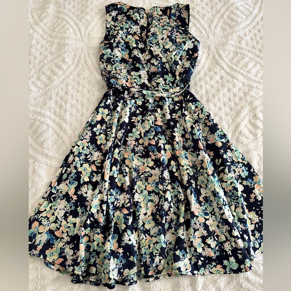 Eva Mendes NY & Co blue floral belted dress - Picture 5 of 6